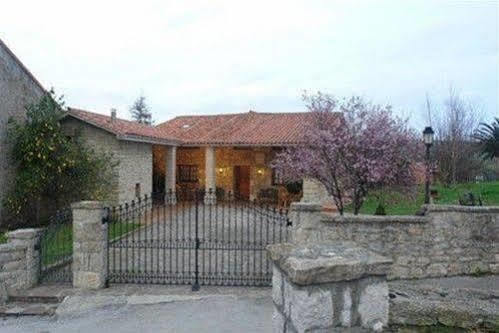 Posada Paz Hinojedo Zewnętrze zdjęcie